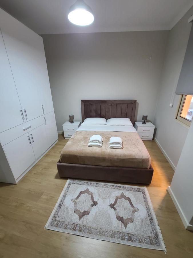 Home Inn Apartaments Tirana Esterno foto