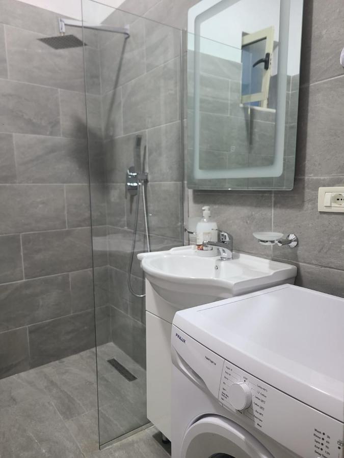 Home Inn Apartaments Tirana Esterno foto
