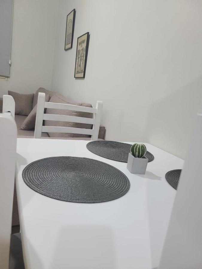 Home Inn Apartaments Tirana Esterno foto